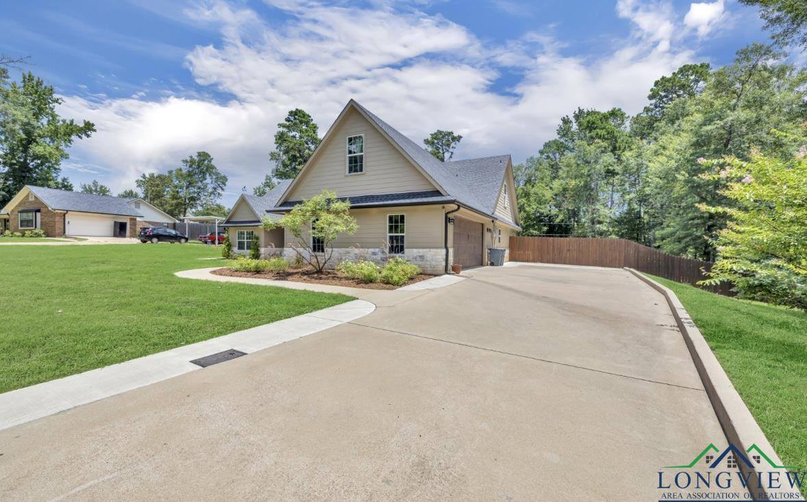 415 Bob White Dr, Gilmer, TX 75645