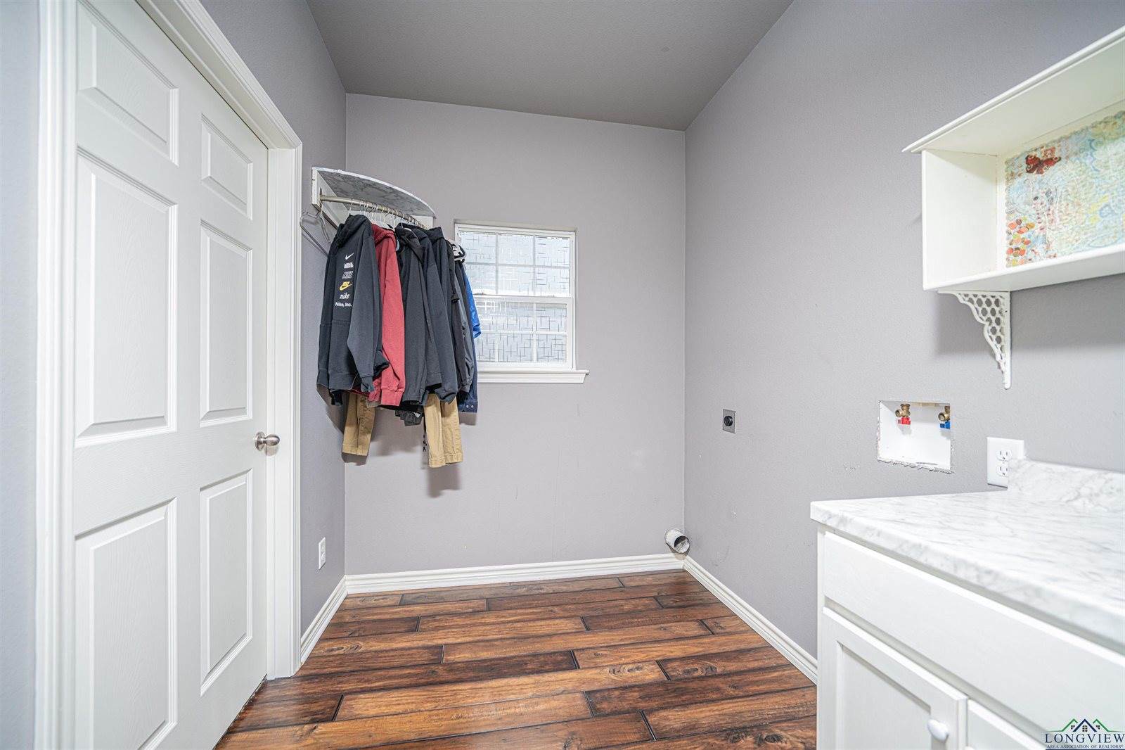 415 Bob White Dr, Gilmer, TX 75645