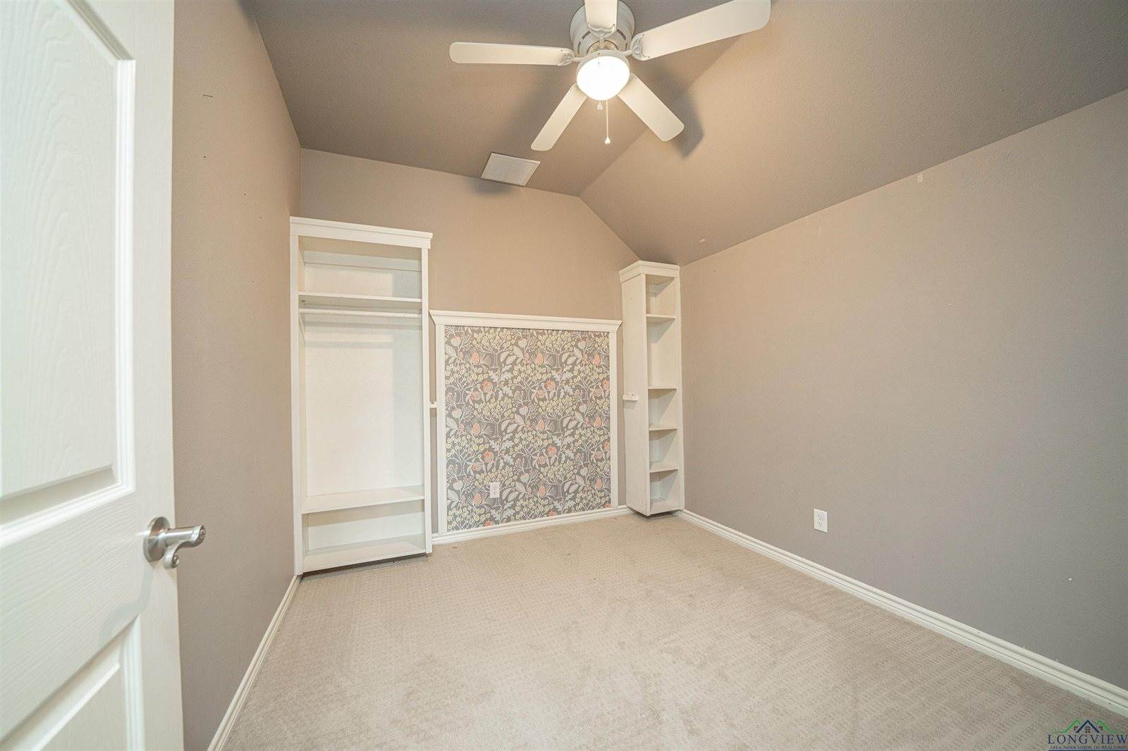 415 Bob White Dr, Gilmer, TX 75645