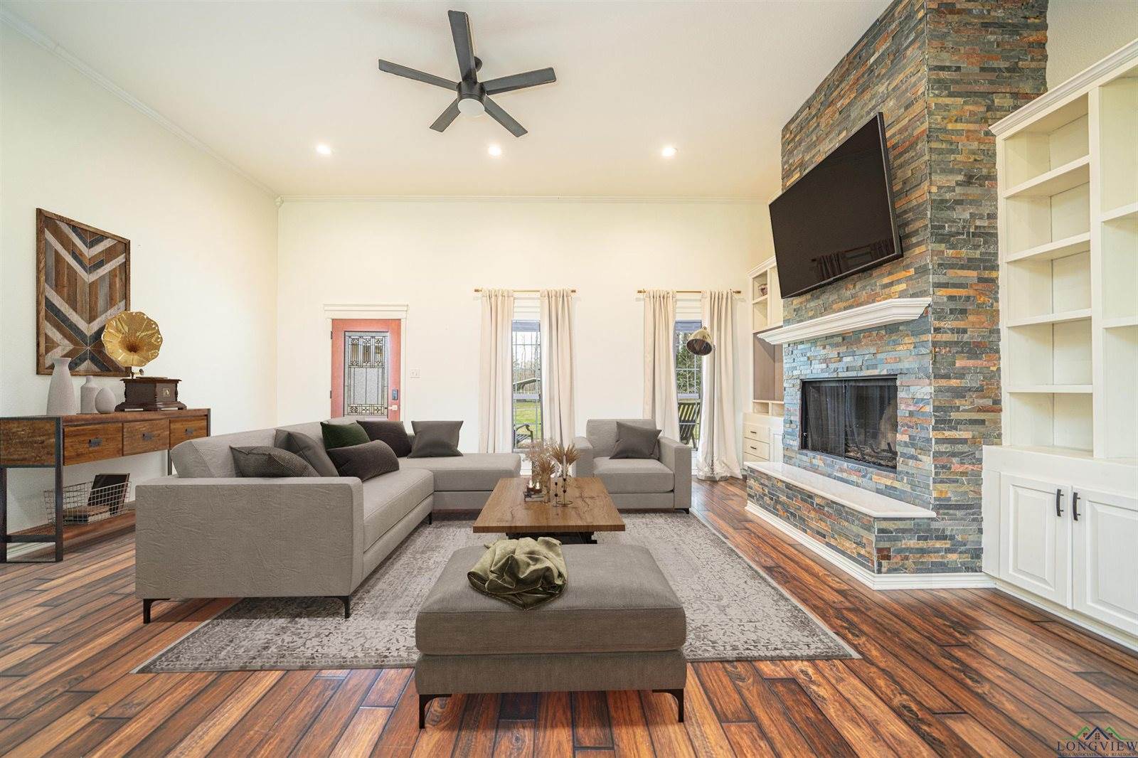 415 Bob White Dr, Gilmer, TX 75645