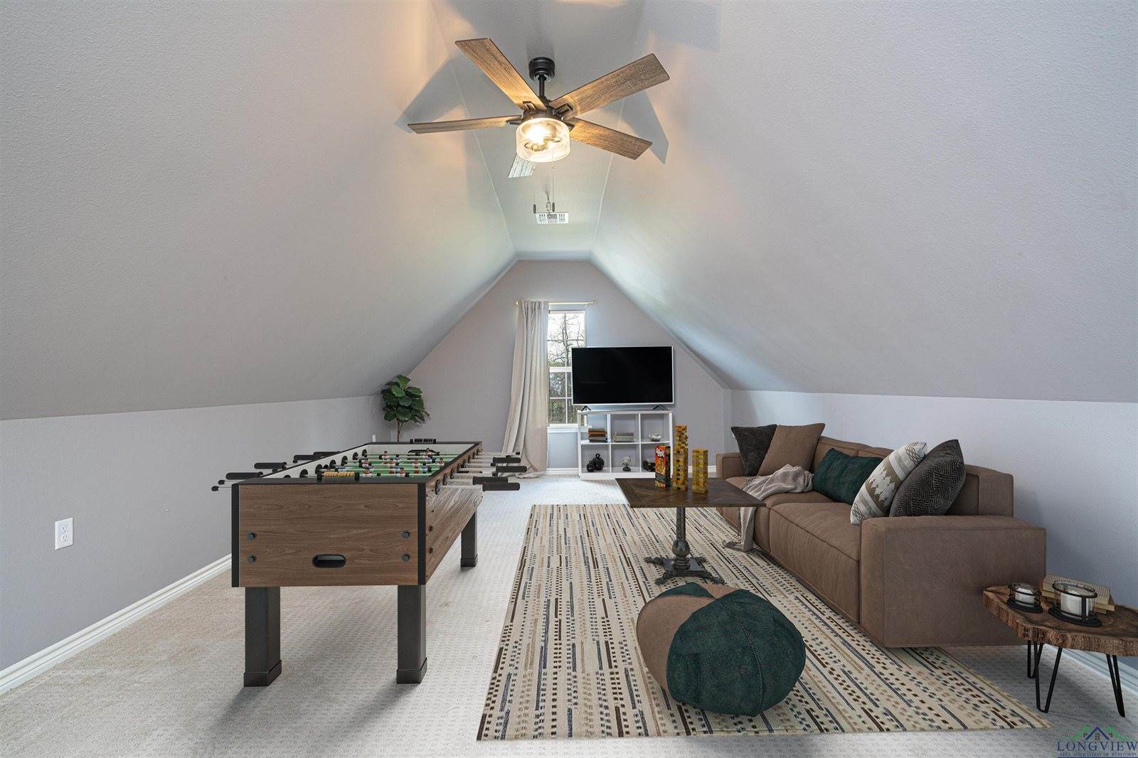 415 Bob White Dr, Gilmer, TX 75645