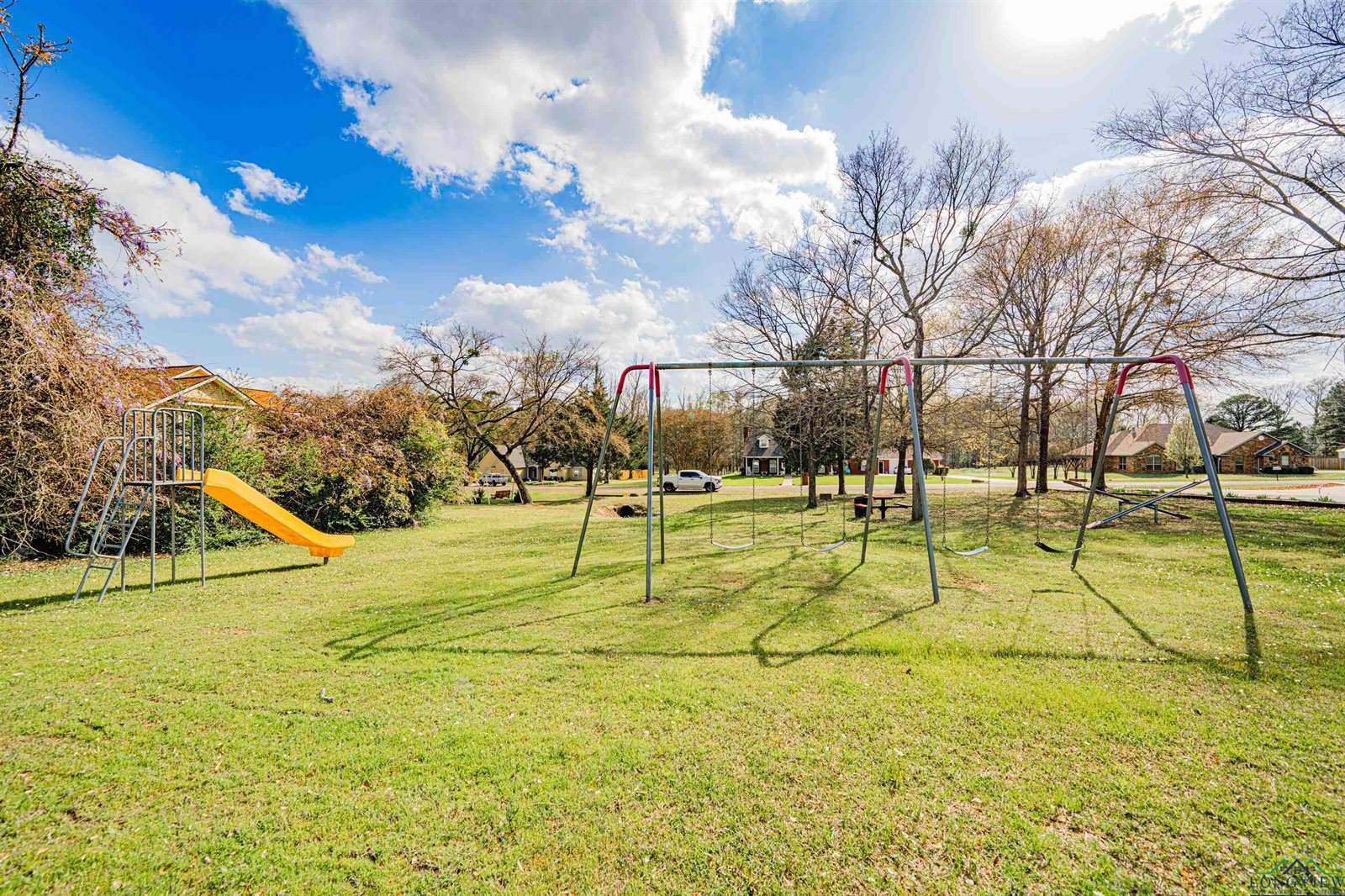 415 Bob White Dr, Gilmer, TX 75645