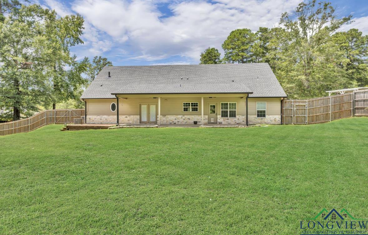 415 Bob White Dr, Gilmer, TX 75645