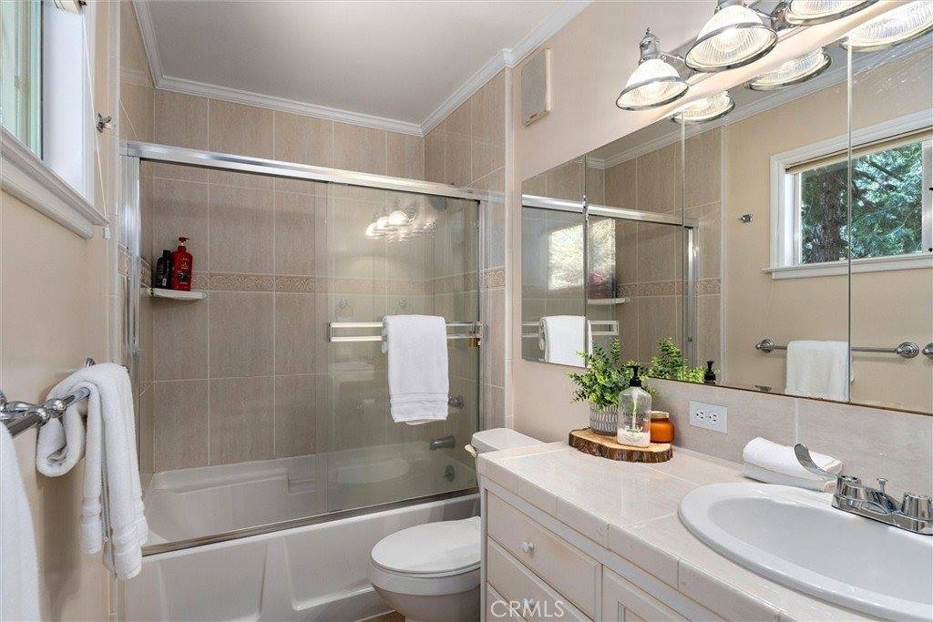 910 Clifford Drive, Almanor, CA 96137