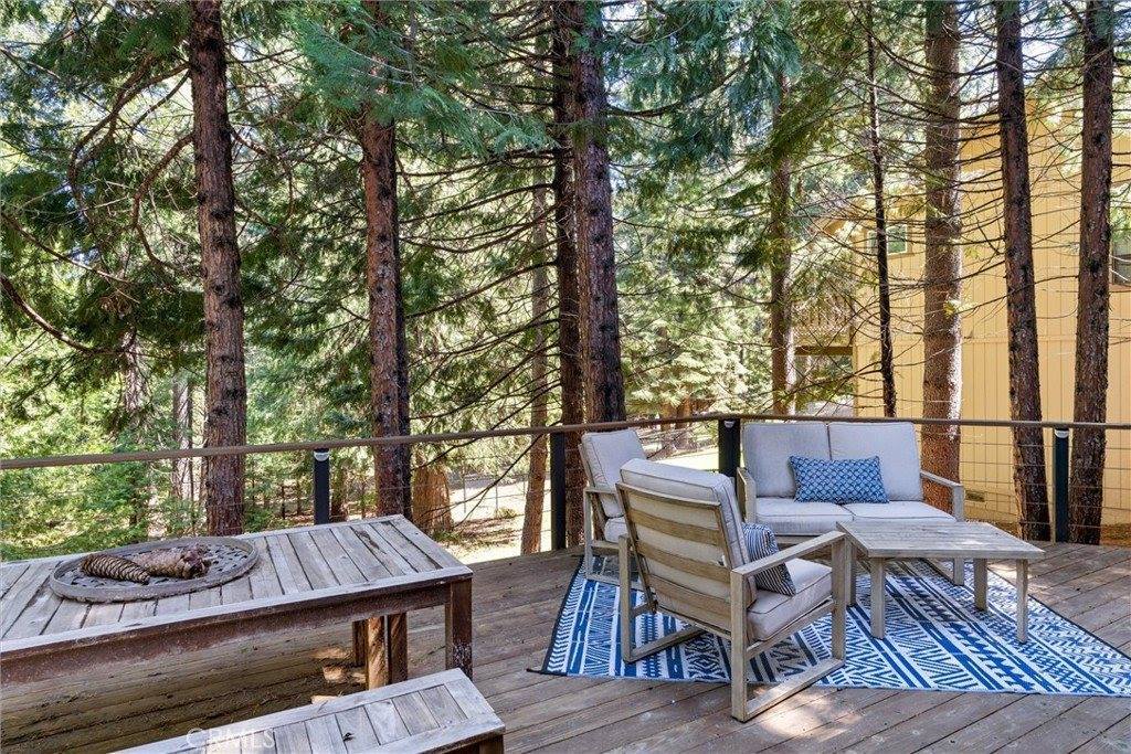 910 Clifford Drive, Almanor, CA 96137