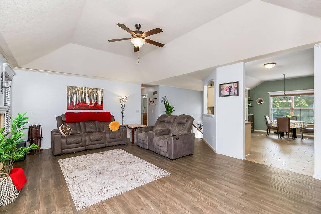 488 South 137th Place, Bonner Springs, KS 66012