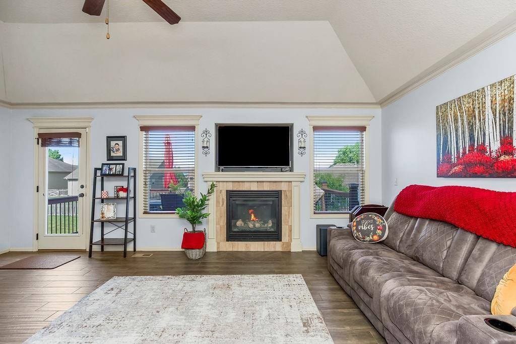 488 South 137th Place, Bonner Springs, KS 66012