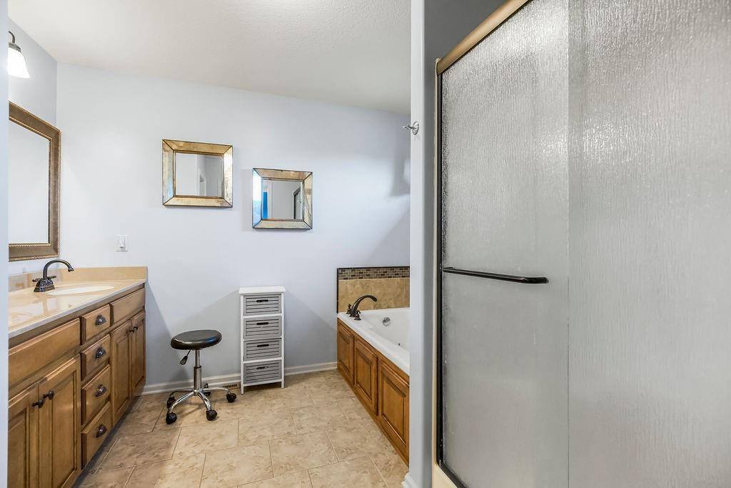 488 South 137th Place, Bonner Springs, KS 66012