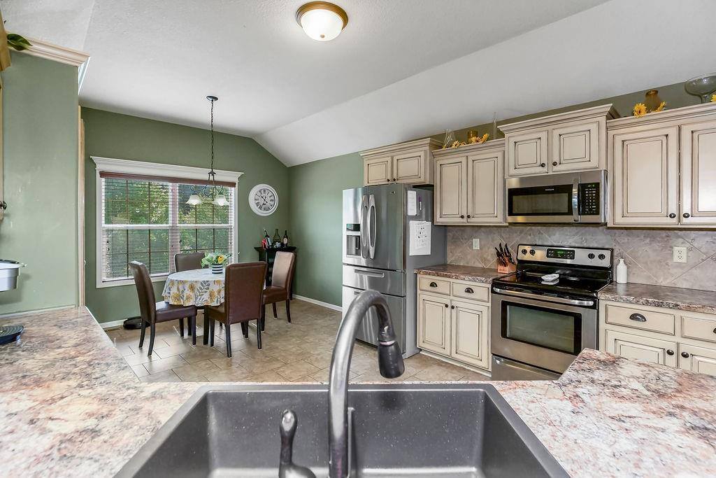 488 South 137th Place, Bonner Springs, KS 66012