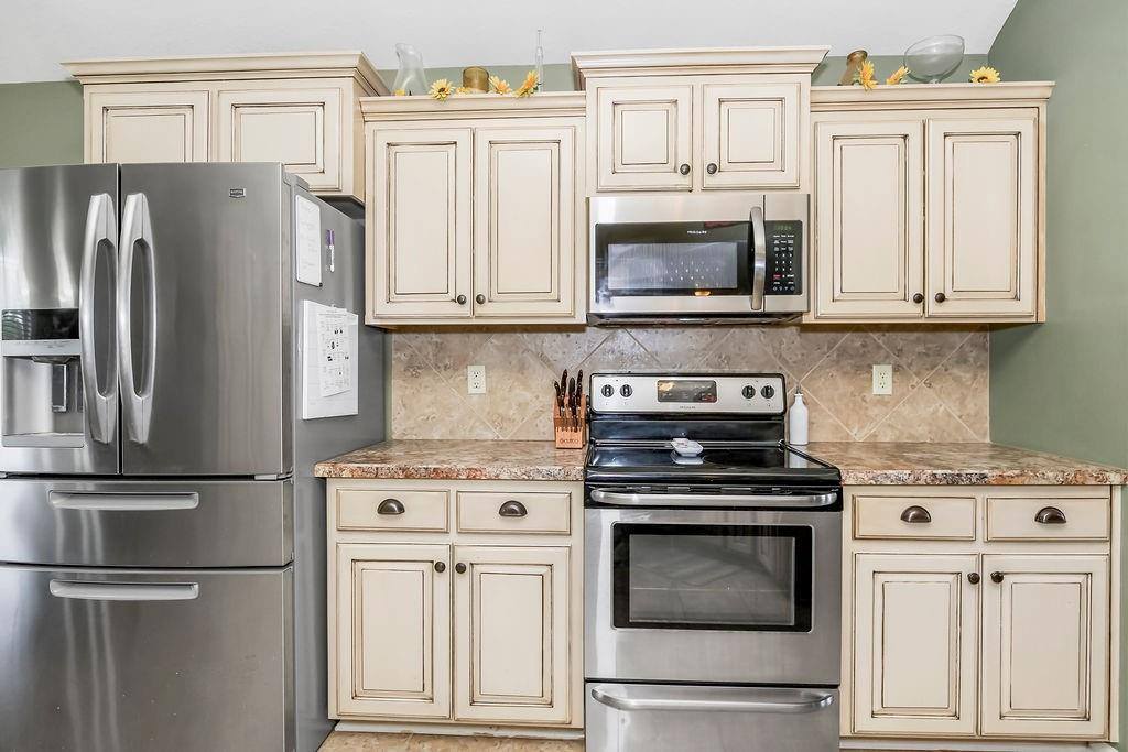 488 South 137th Place, Bonner Springs, KS 66012