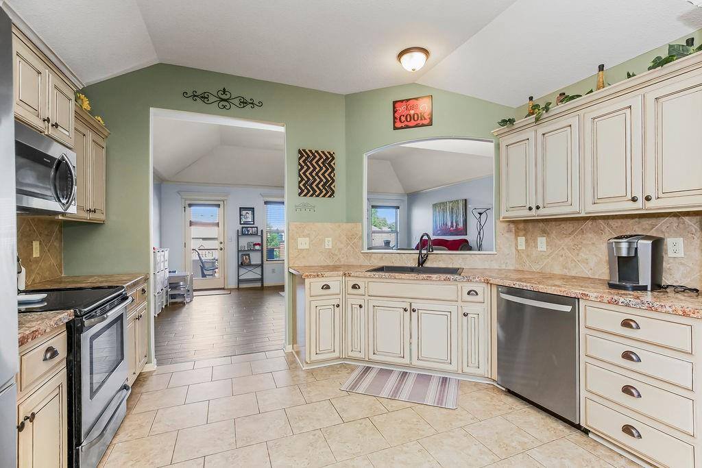 488 South 137th Place, Bonner Springs, KS 66012