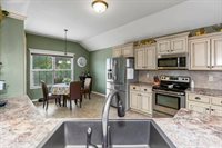 488 South 137th Place, Bonner Springs, KS 66012