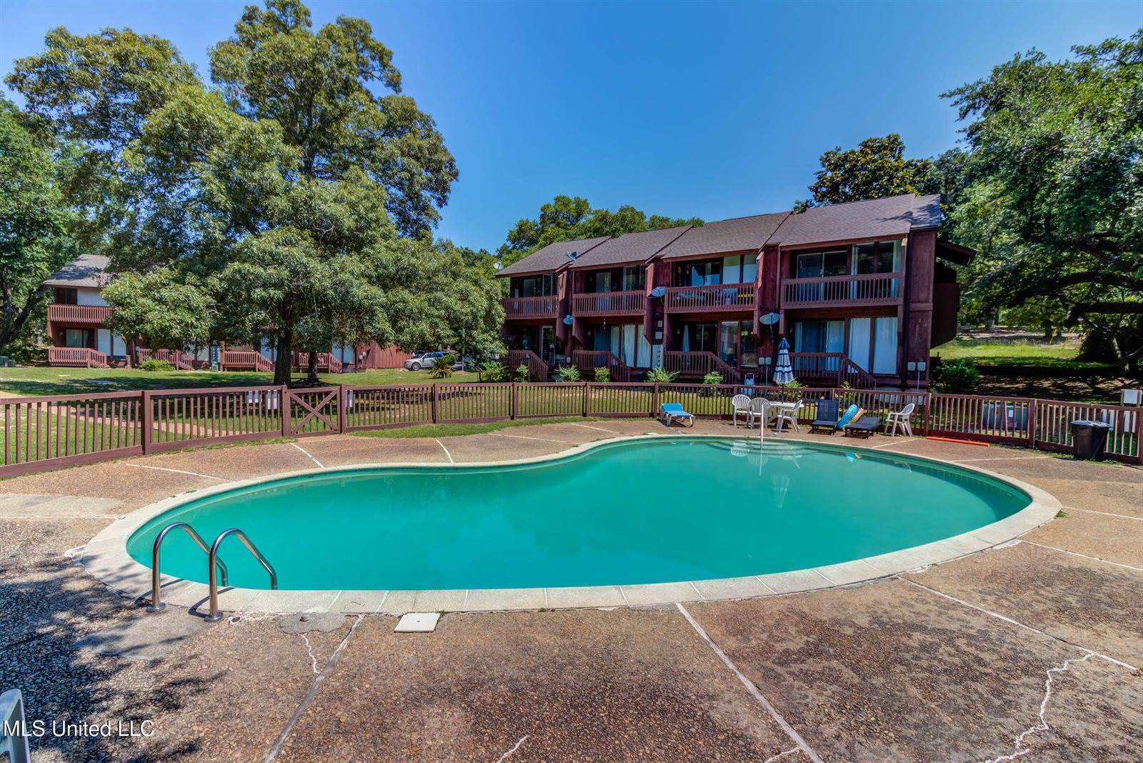 229 Lakeside Villa, #E, Diamondhead, MS 39525