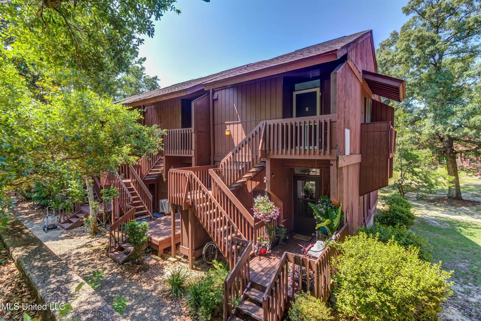 229 Lakeside Villa, #E, Diamondhead, MS 39525