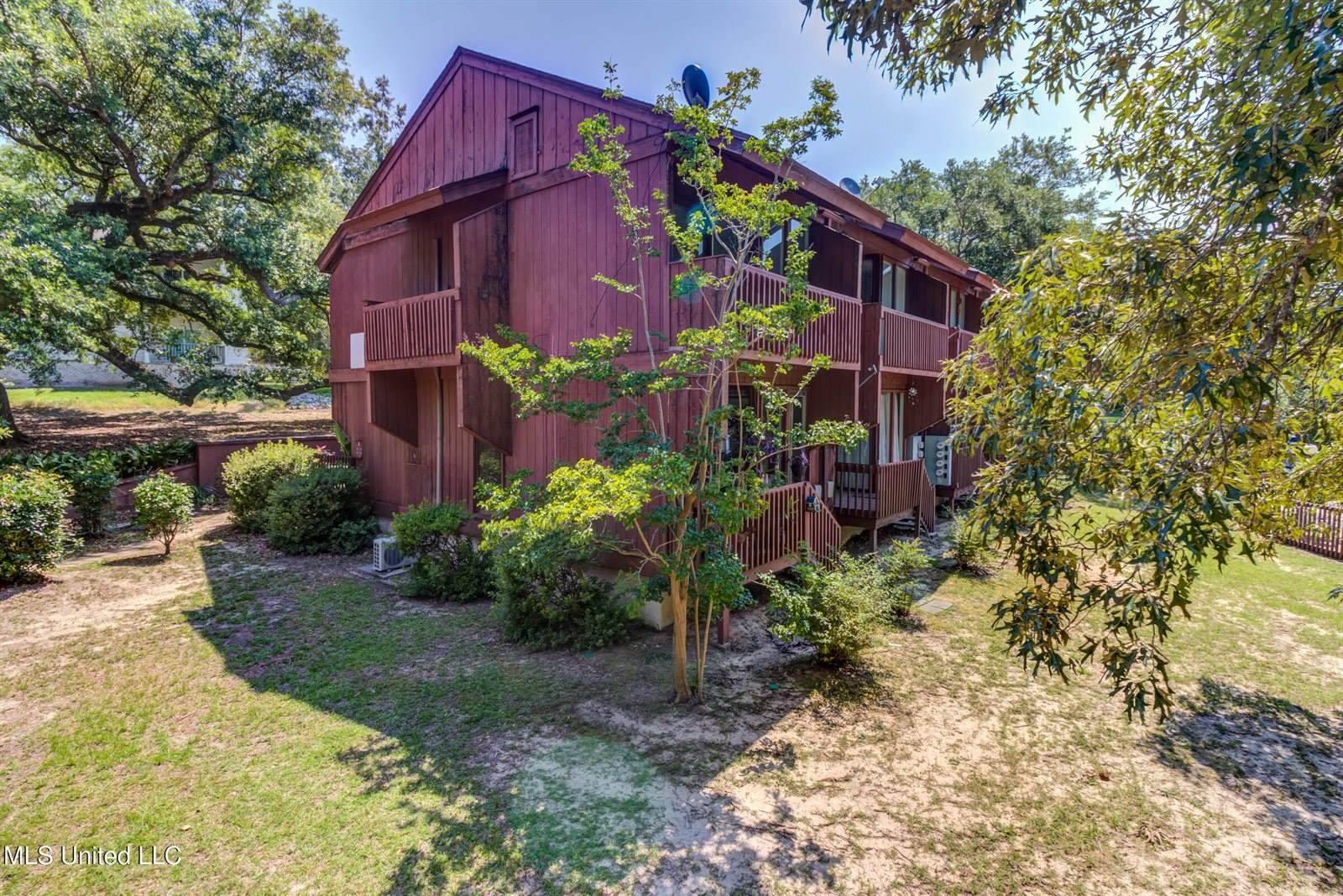 229 Lakeside Villa, #E, Diamondhead, MS 39525
