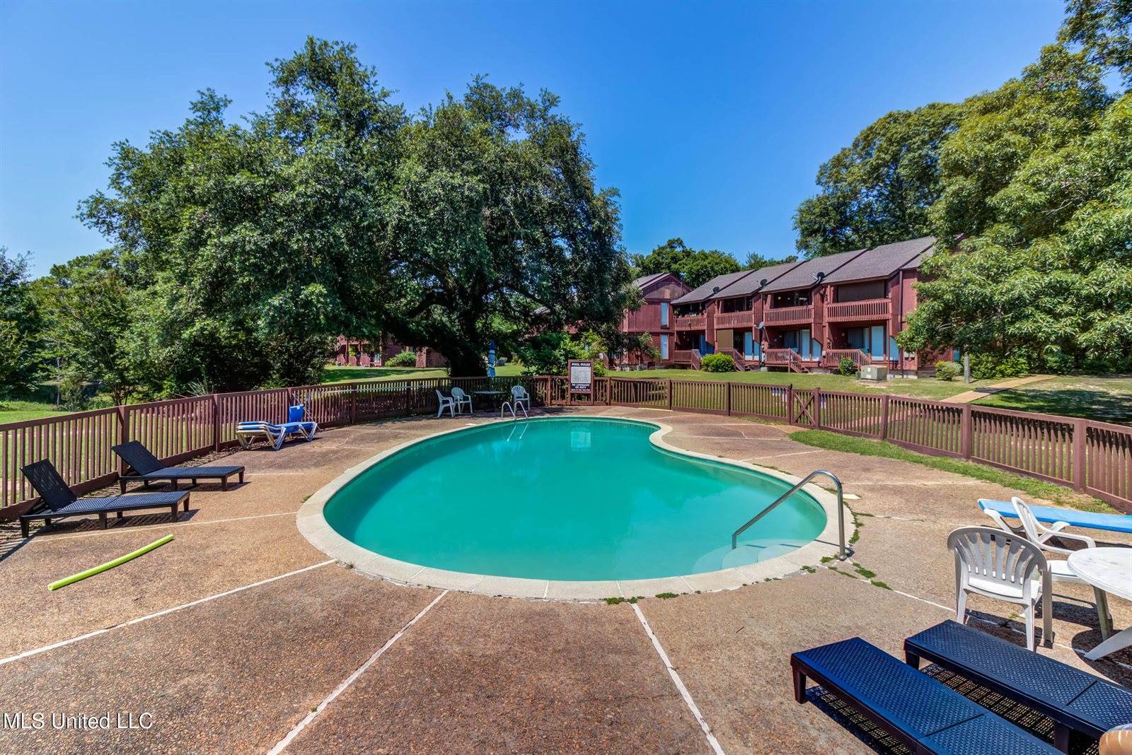 229 Lakeside Villa, #E, Diamondhead, MS 39525