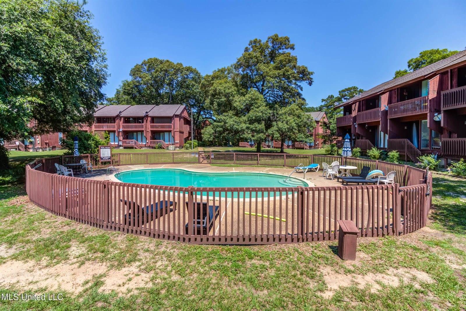 229 Lakeside Villa, #E, Diamondhead, MS 39525