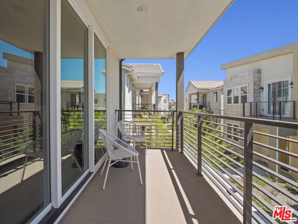 27717 Knoll View Place, Valencia, CA 91381