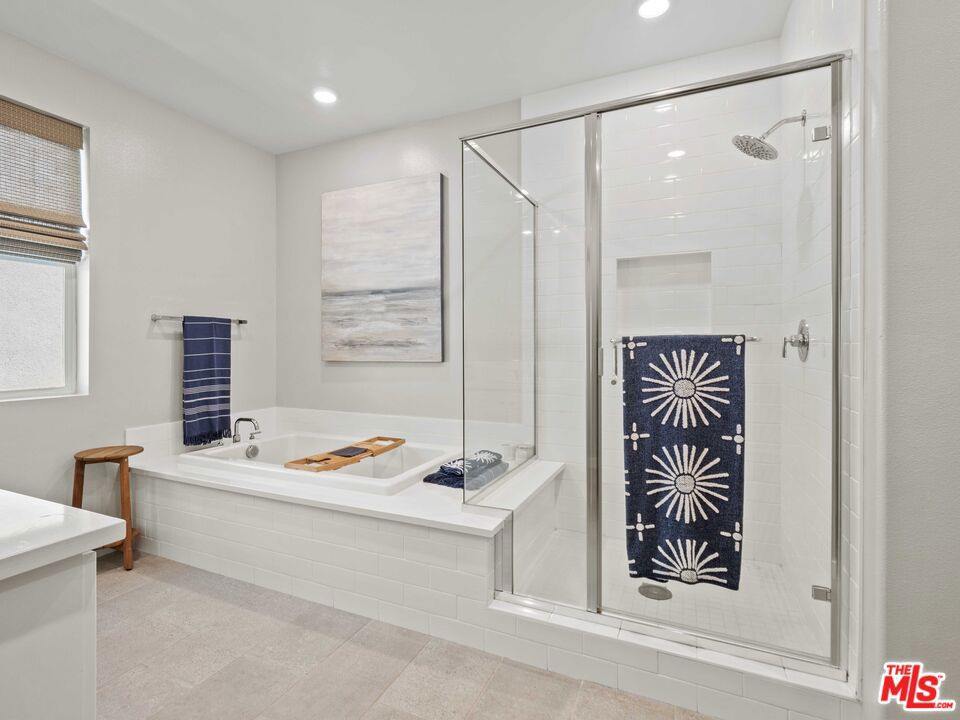 27717 Knoll View Place, Valencia, CA 91381