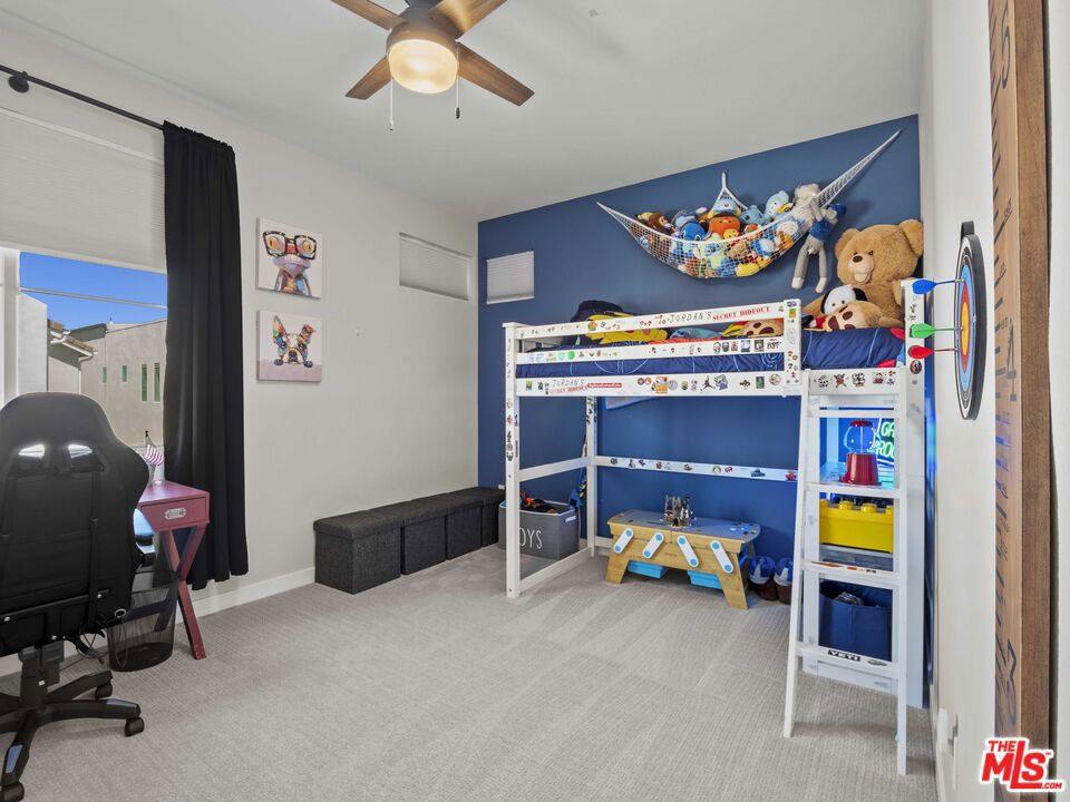 27717 Knoll View Place, Valencia, CA 91381