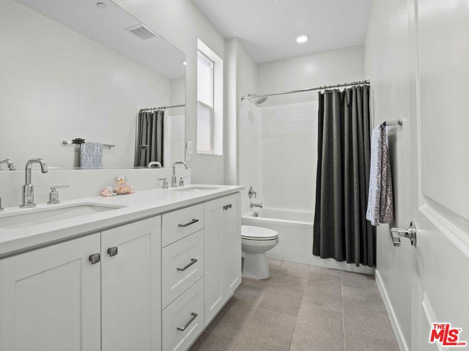 27717 Knoll View Place, Valencia, CA 91381