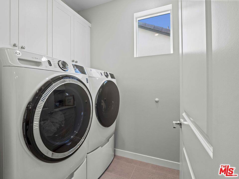 27717 Knoll View Place, Valencia, CA 91381