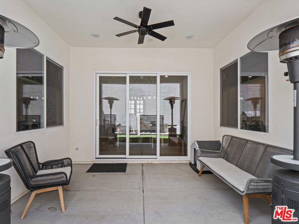 27717 Knoll View Place, Valencia, CA 91381