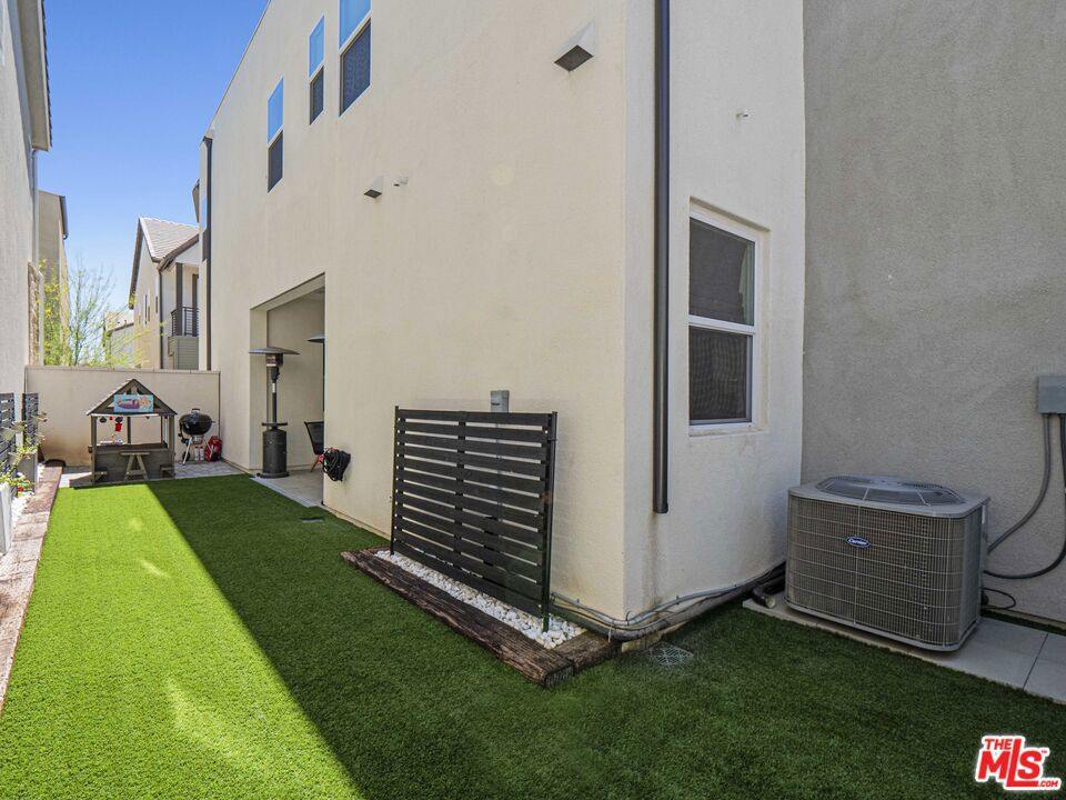 27717 Knoll View Place, Valencia, CA 91381