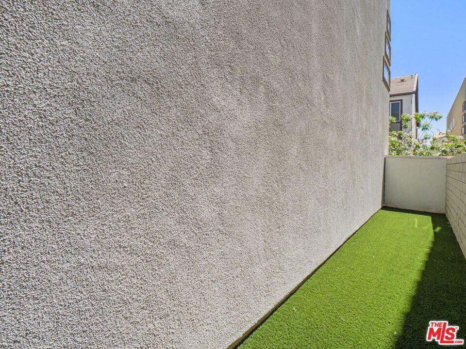 27717 Knoll View Place, Valencia, CA 91381