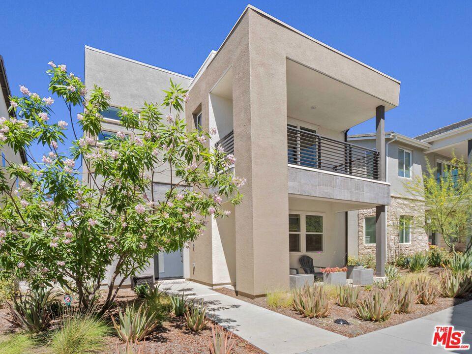 27717 Knoll View Place, Valencia, CA 91381