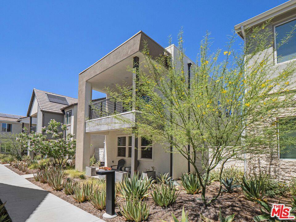 27717 Knoll View Place, Valencia, CA 91381