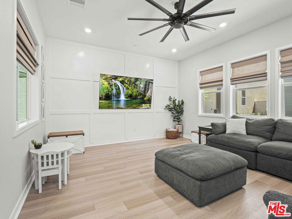 27717 Knoll View Place, Valencia, CA 91381