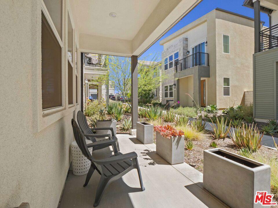 27717 Knoll View Place, Valencia, CA 91381