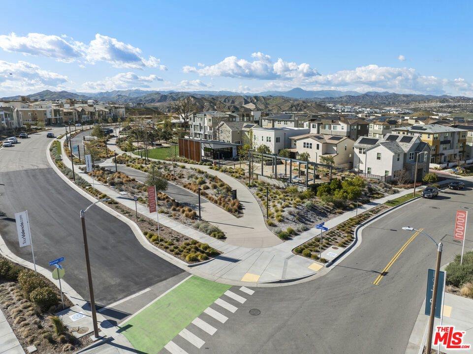 27717 Knoll View Place, Valencia, CA 91381