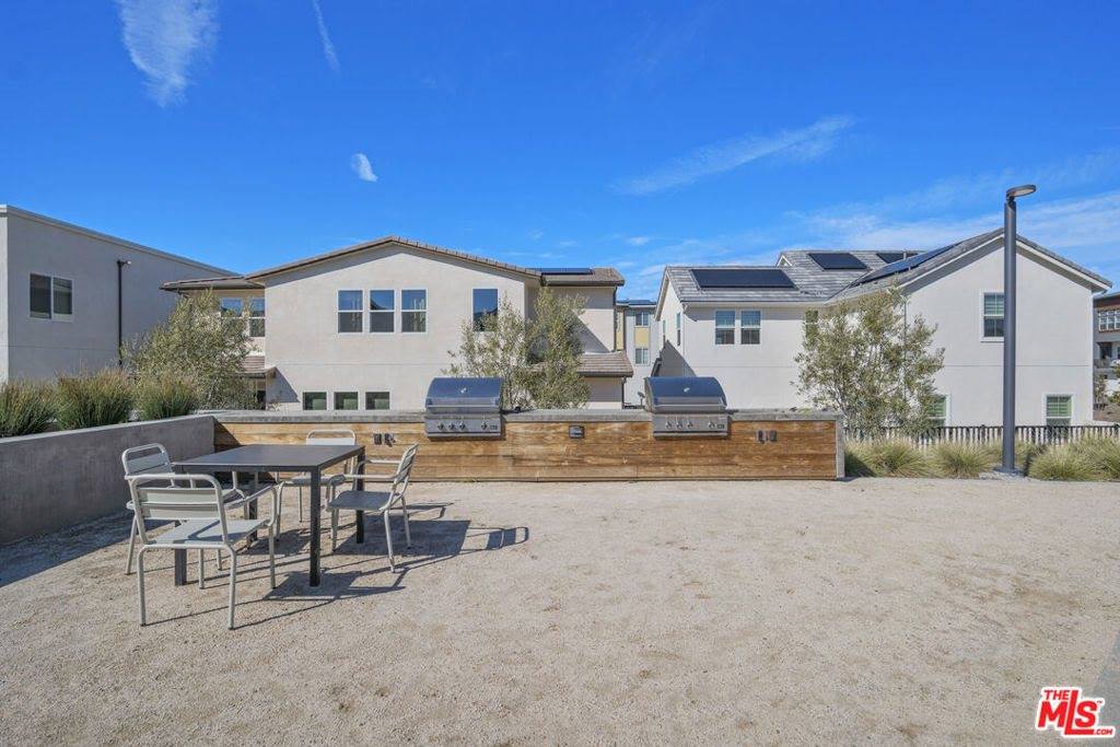 27717 Knoll View Place, Valencia, CA 91381