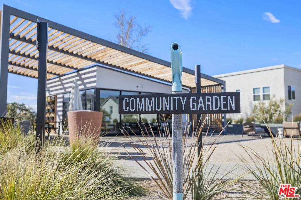 27717 Knoll View Place, Valencia, CA 91381