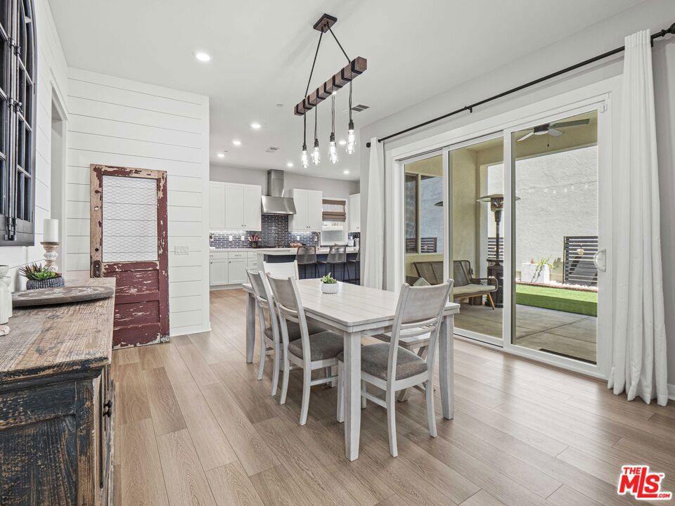 27717 Knoll View Place, Valencia, CA 91381