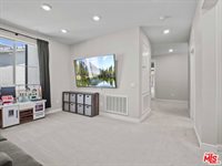 27717 Knoll View Place, Valencia, CA 91381