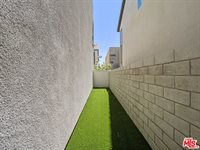 27717 Knoll View Place, Valencia, CA 91381