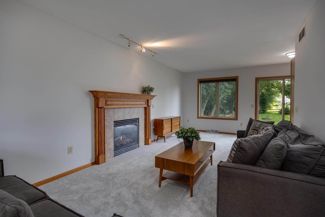 639 Meadow Trace, Deerfield, WI 53531