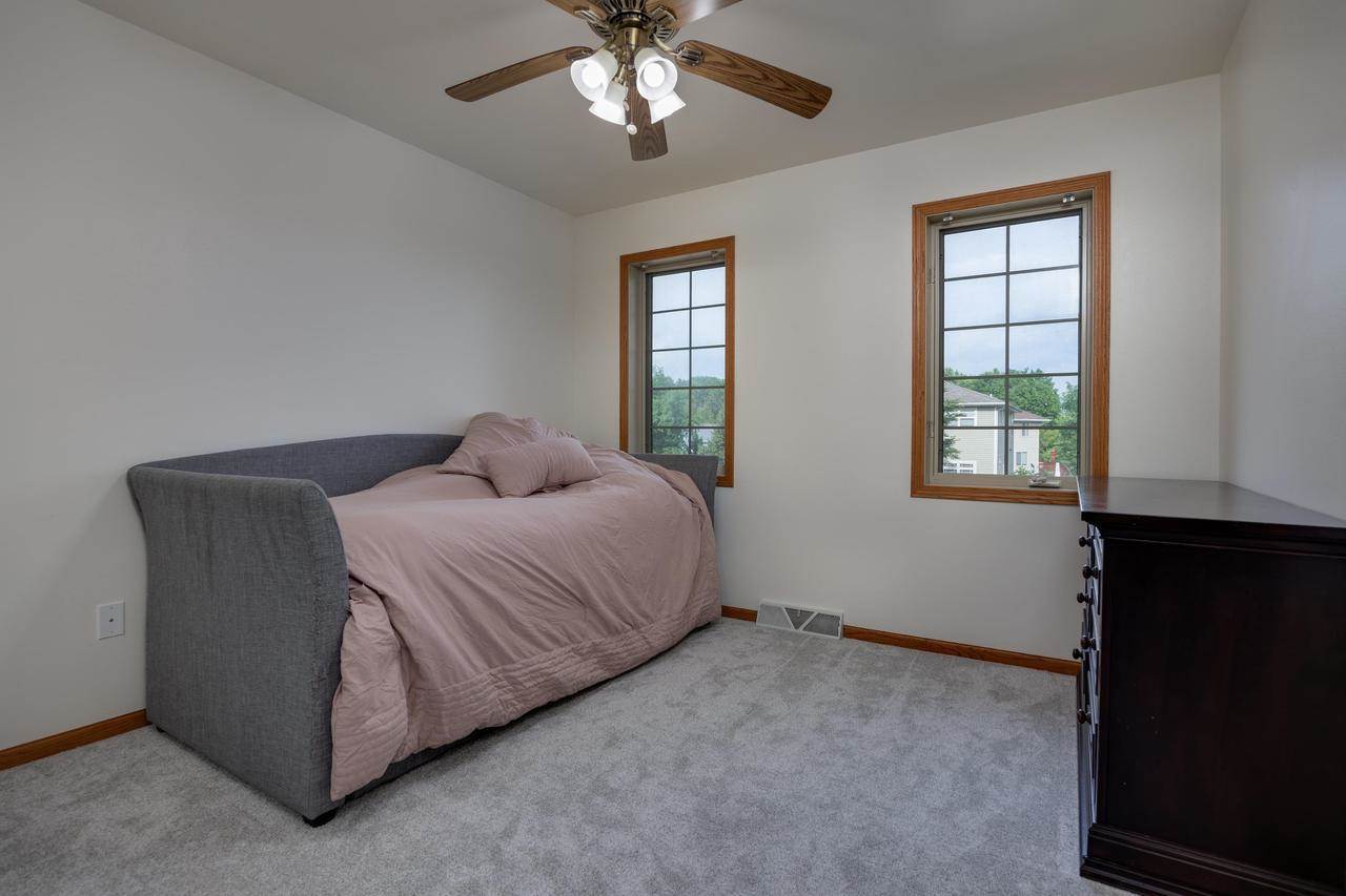 639 Meadow Trace, Deerfield, WI 53531