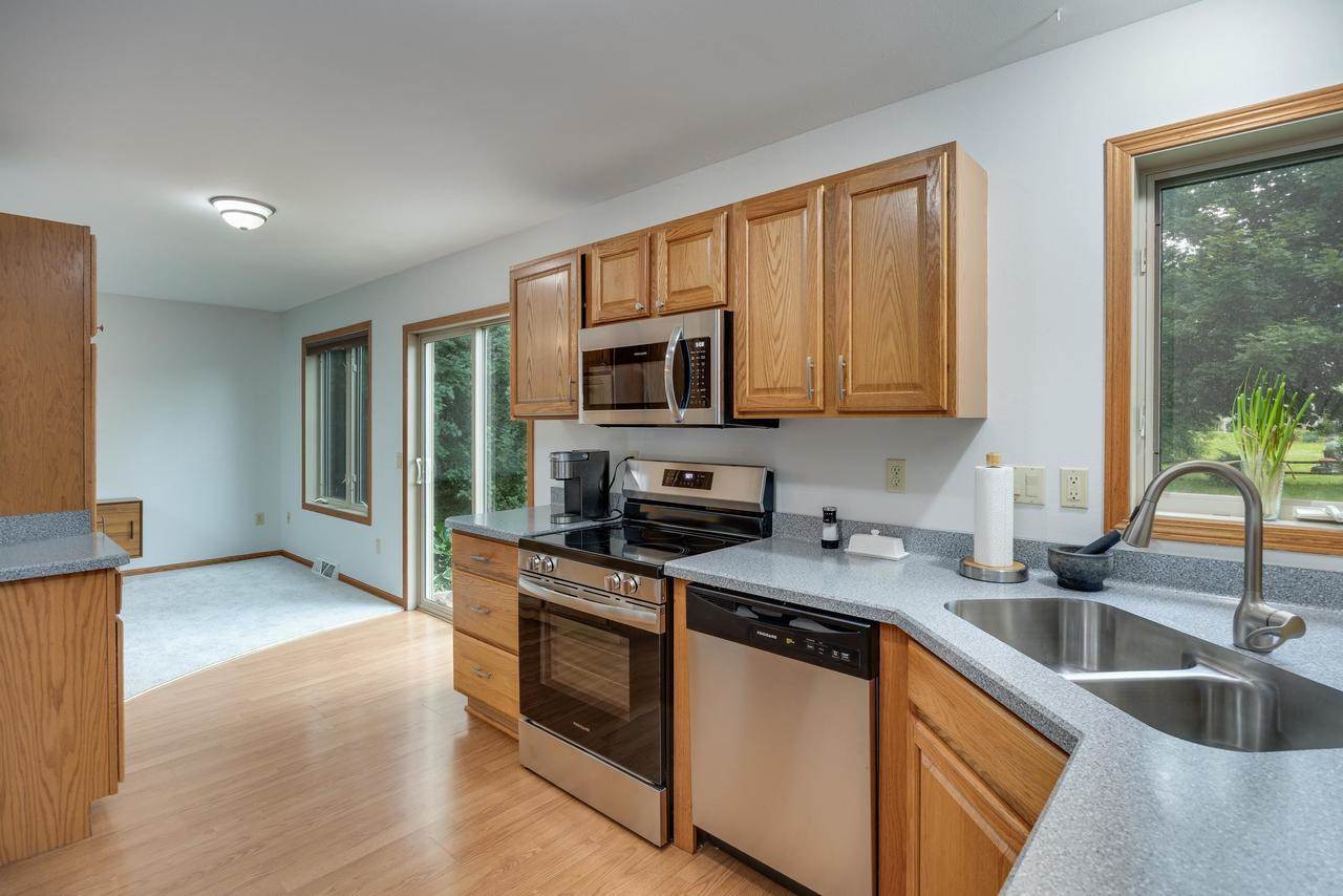 639 Meadow Trace, Deerfield, WI 53531