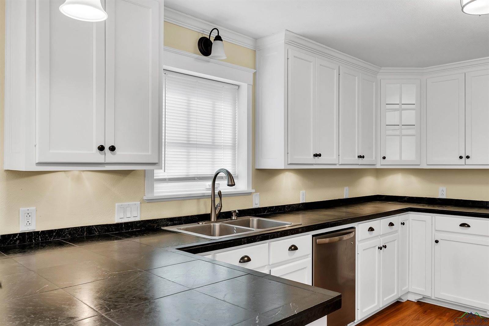 606 Loraine Court, Longview, TX 75604