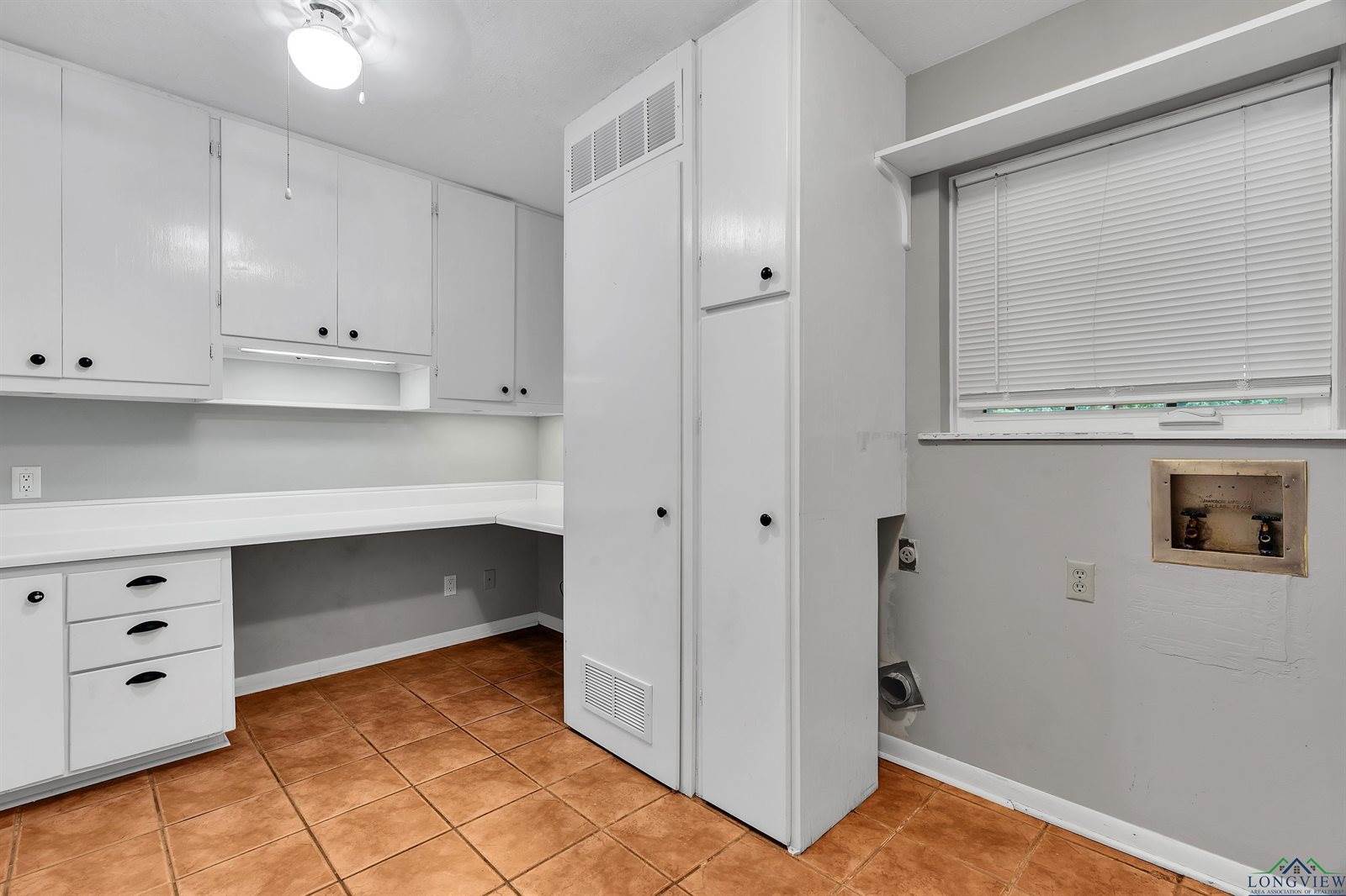 606 Loraine Court, Longview, TX 75604