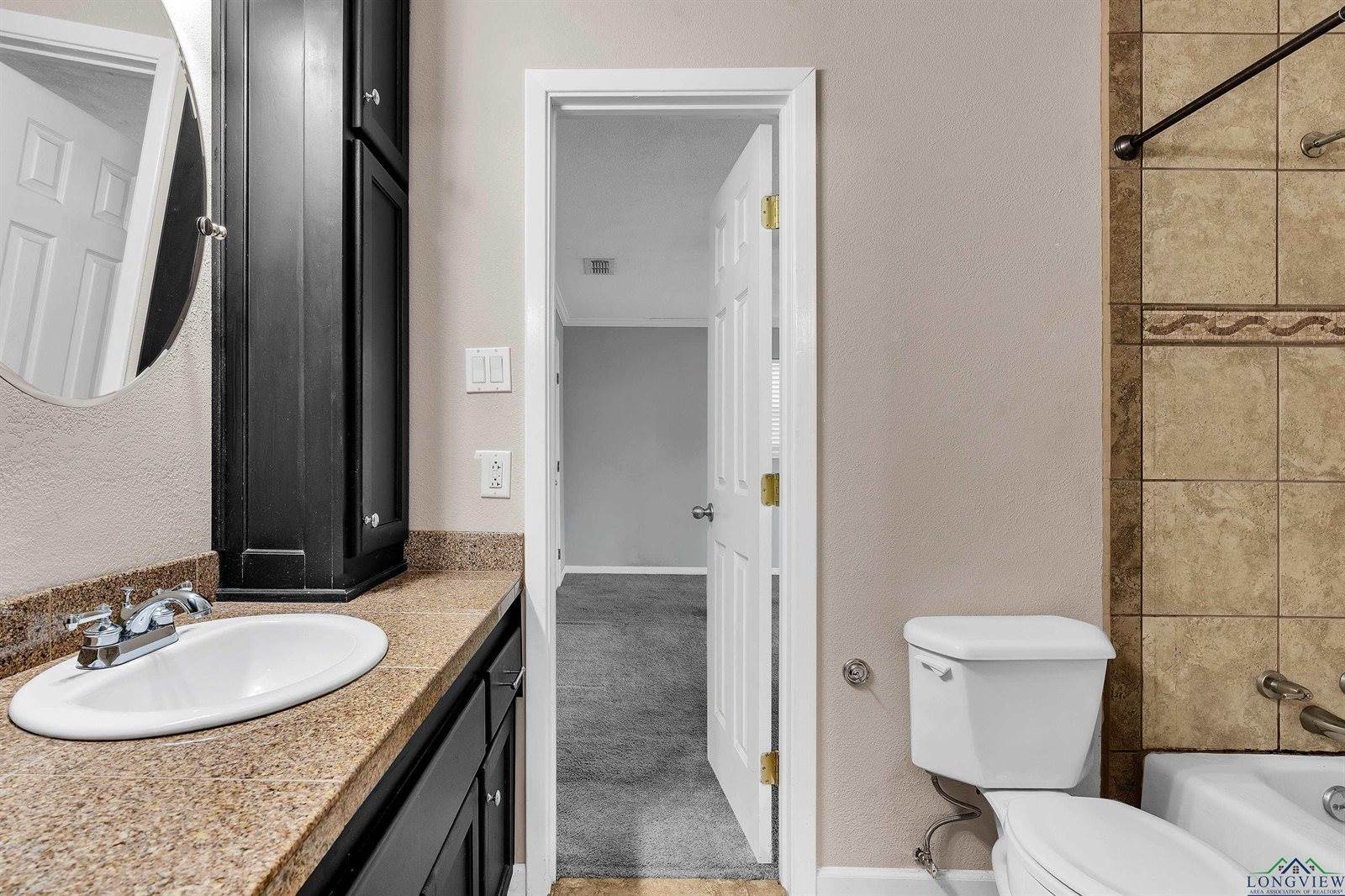 606 Loraine Court, Longview, TX 75604