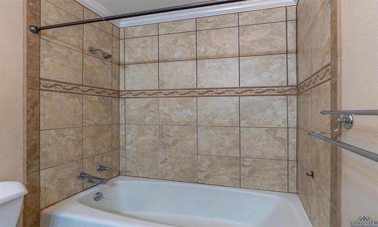 606 Loraine Court, Longview, TX 75604