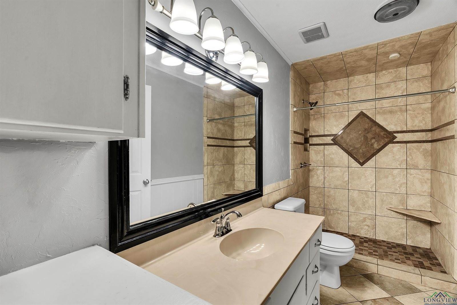 606 Loraine Court, Longview, TX 75604