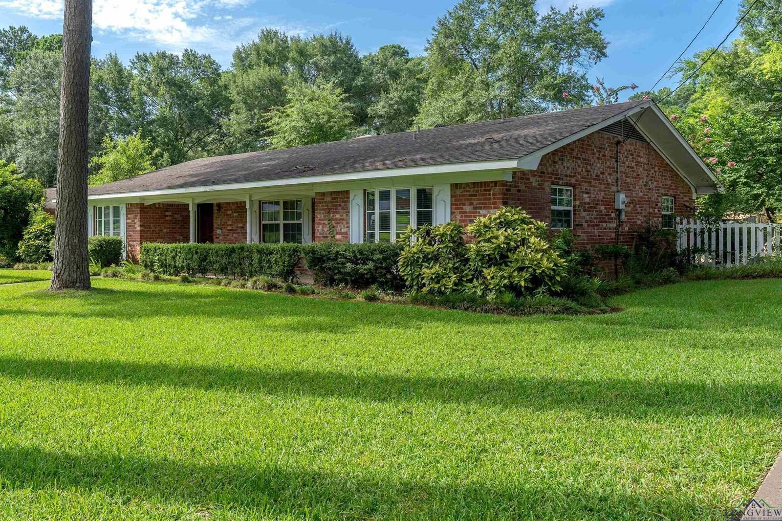 606 Loraine Court, Longview, TX 75604