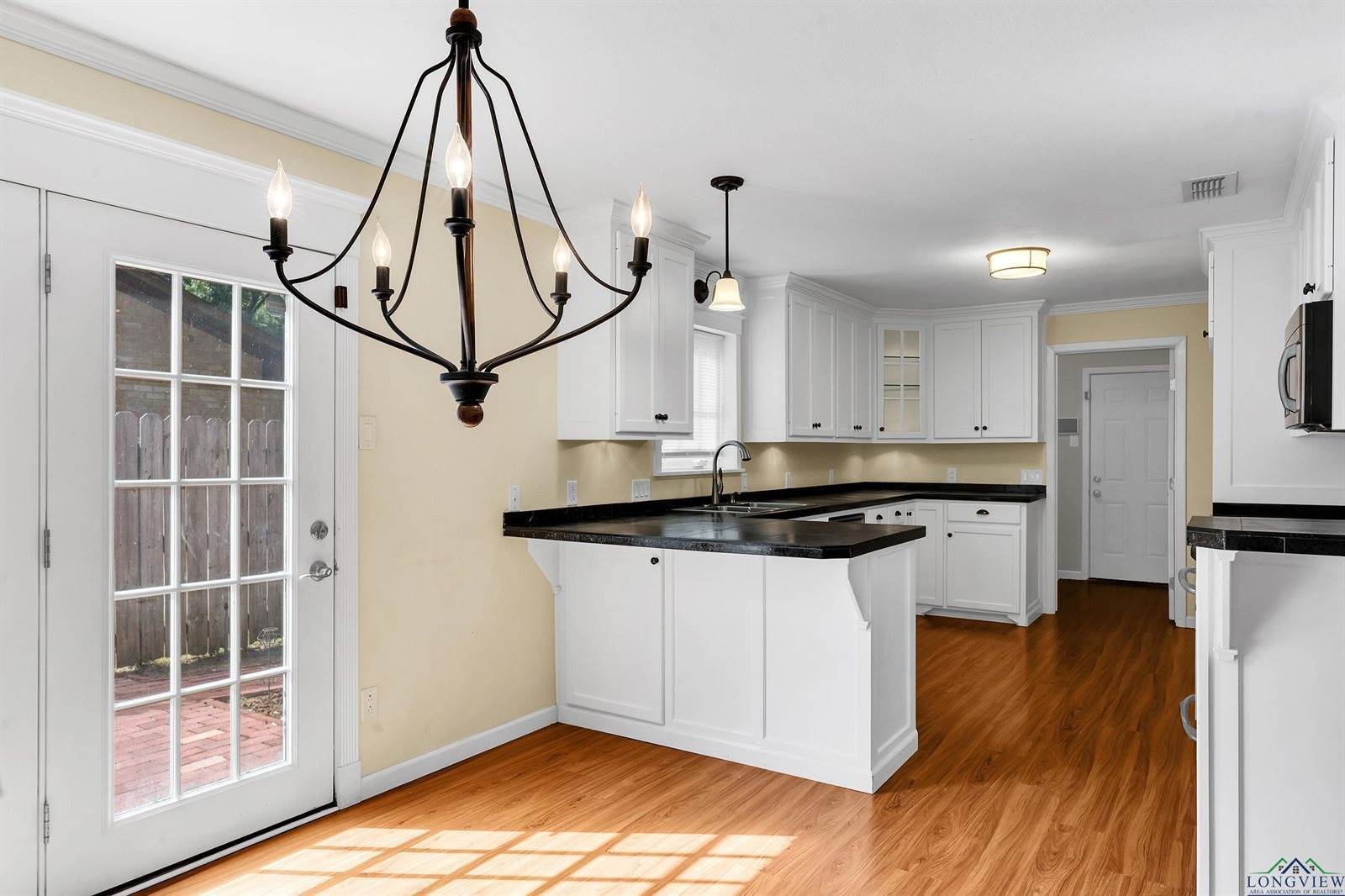 606 Loraine Court, Longview, TX 75604