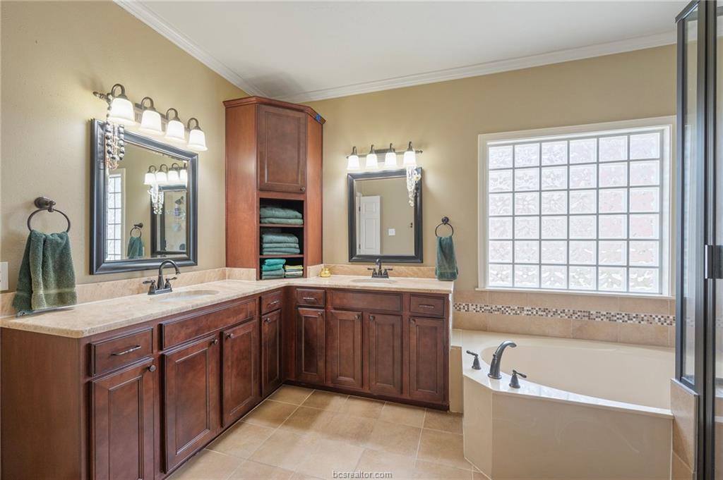 4719 Hunington Drive, Bryan, TX 77802